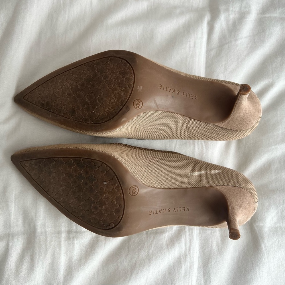 Elegant Pointed Toe Kitten Heel Pumps in Beige - Picture 4 of 4